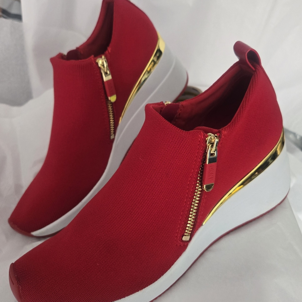 DKNY Women's Red and Gold Chelsea Wedge Sneakers. New Size 9.5 e/ob